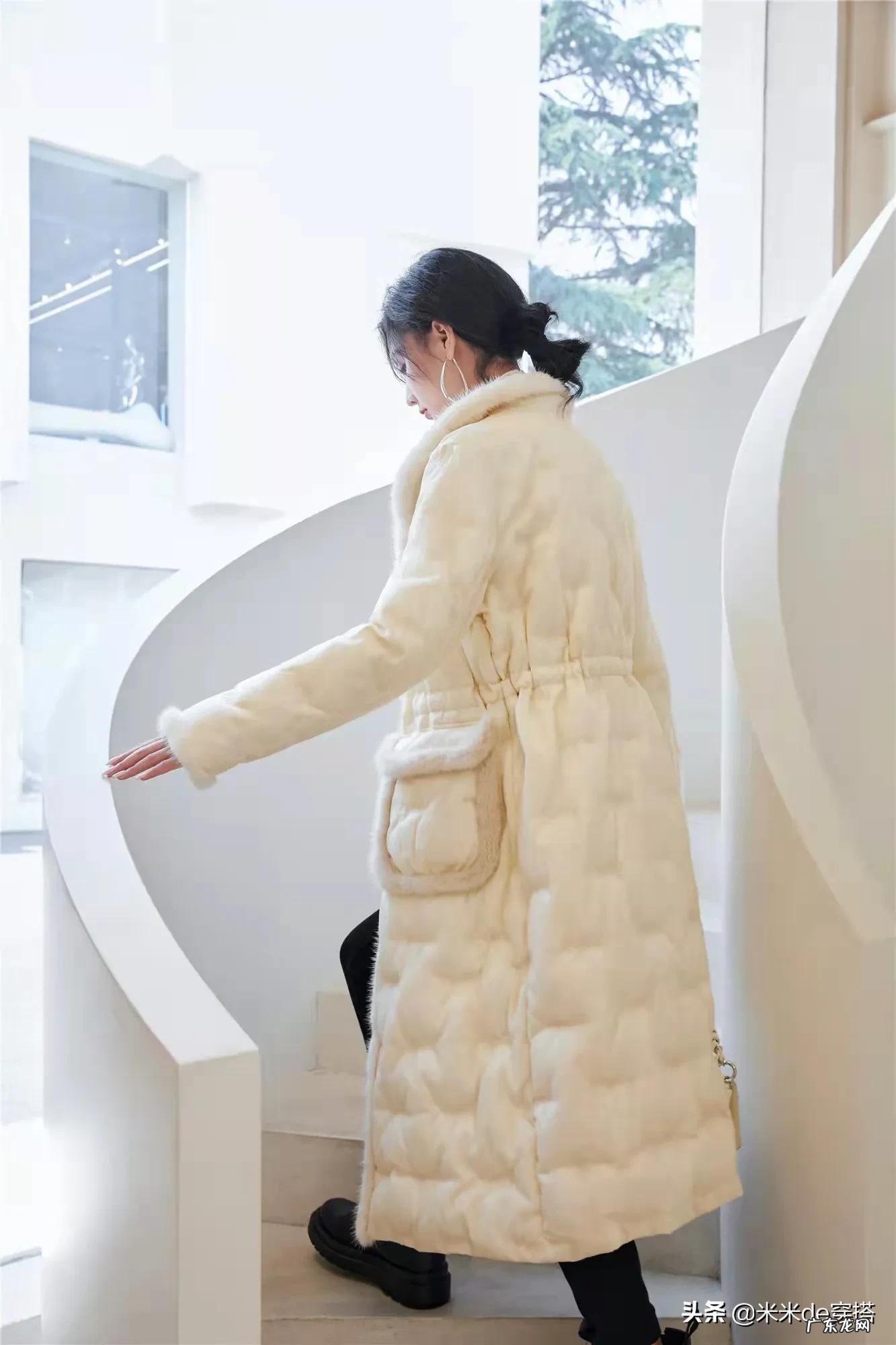 复古民族风长款羽绒服 中国风水貂羽绒服长款图