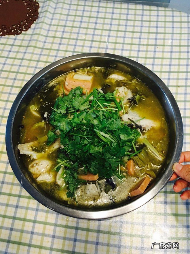 酸菜粉丝鱼的家常做法