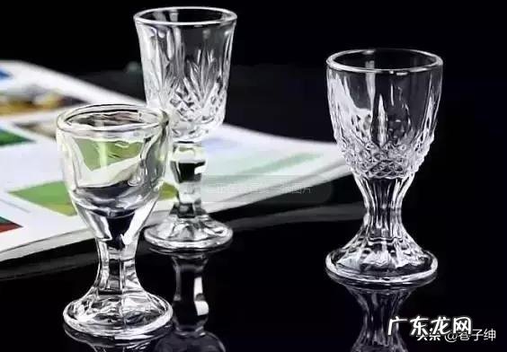 喝酒的利与弊分别有哪些?