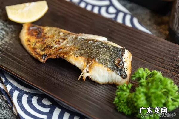 这家隐藏在顺德蚕种场里的居酒屋里,我尝到了来自大海的鲜美…… 火点鱼好吃吗