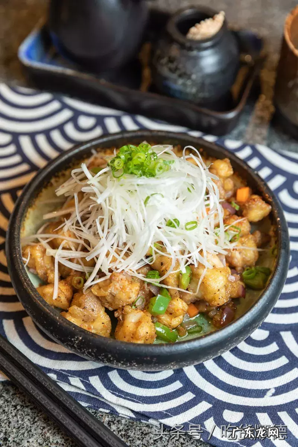 这家隐藏在顺德蚕种场里的居酒屋里,我尝到了来自大海的鲜美…… 火点鱼好吃吗