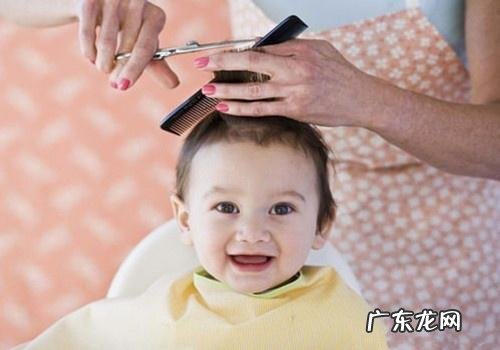 婴儿满月理发好吗?