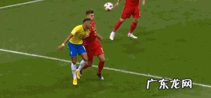 你认为巴西队是怎么出局的?裁判几次无视禁区犯规,怎么看裁判的问题?