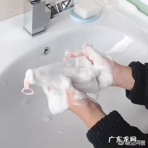 自从怀孕后,就没有用护肤品了,这两天皮肤越来越干燥!怎么办?