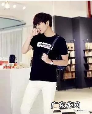 男士夏季T恤搭配技巧有哪些,如何找到最适合自己的色系?