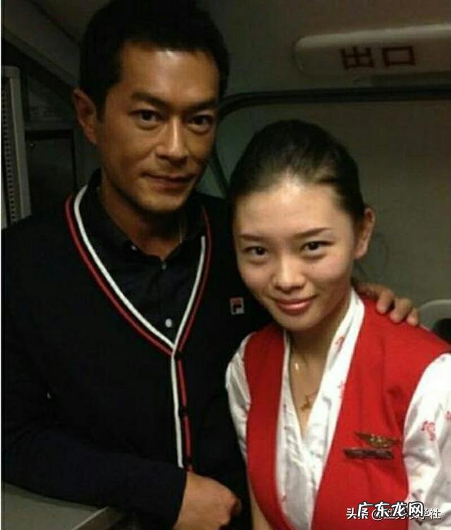 男士夏季T恤搭配技巧有哪些,如何找到最适合自己的色系?