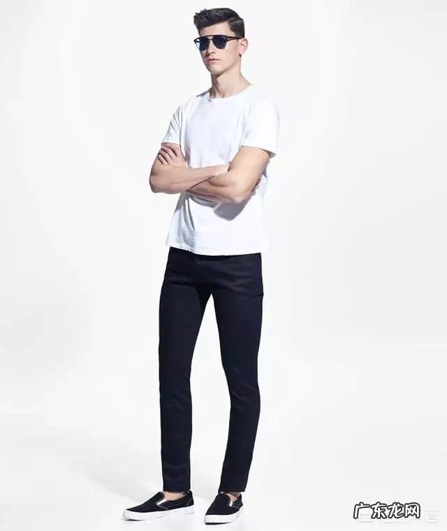 男士夏季T恤搭配技巧有哪些,如何找到最适合自己的色系?
