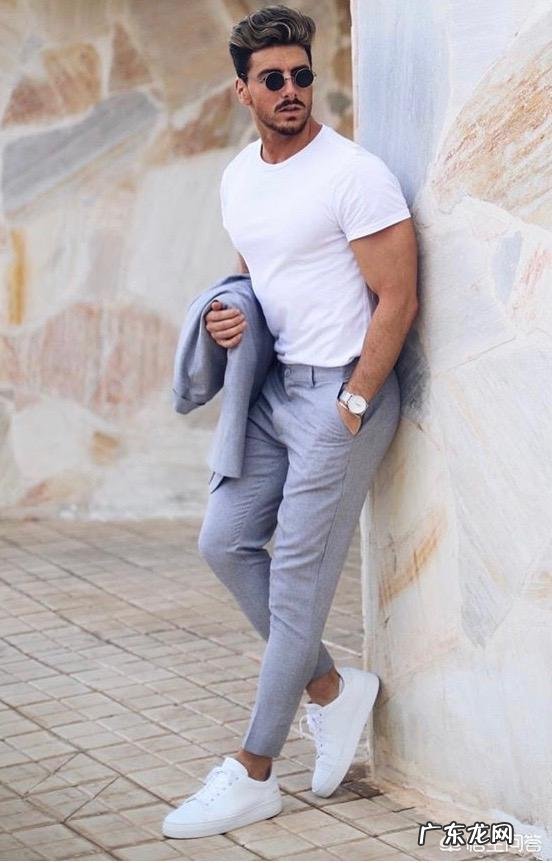 男士夏季T恤搭配技巧有哪些,如何找到最适合自己的色系?