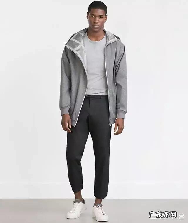 男士夏季T恤搭配技巧有哪些,如何找到最适合自己的色系?