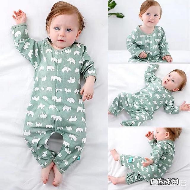 一岁以内的宝宝穿连体衣好还是分体衣比较好?为什么?