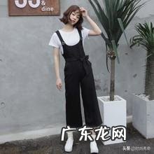 黑色牛仔背带裤配什么上衣?
