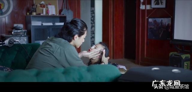 《不完美的她》为什么莲生涂口红会被妈妈说脏?