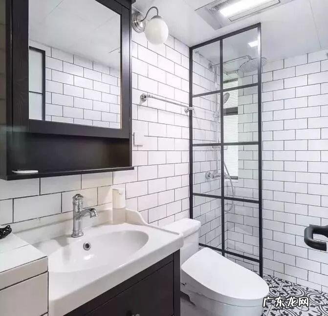 房间洗手间玻璃隔断效果图 洗手间用玻璃隔断风水好不好