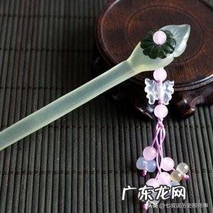 有人知道人什么关于古代男女送定情信物,而且是簪子和玉佩之类的诗词吗?