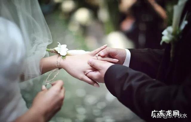 40多岁的男人最喜欢多大年龄的女性？为什么？