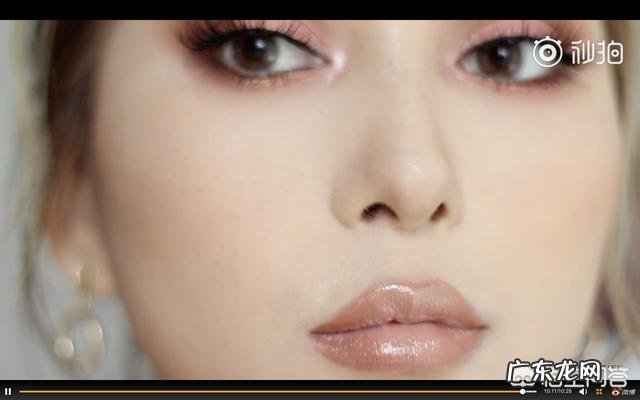 如何做到夏天化妆不脱妆？