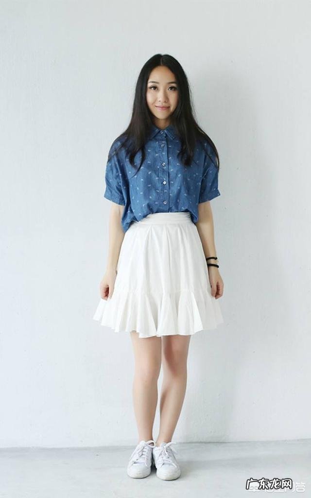 牛仔蓝衬衫怎么搭配更好看?