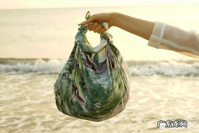 你对丝巾的搭配有什么特别的创意吗?