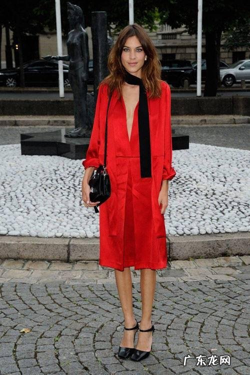 你对丝巾的搭配有什么特别的创意吗?