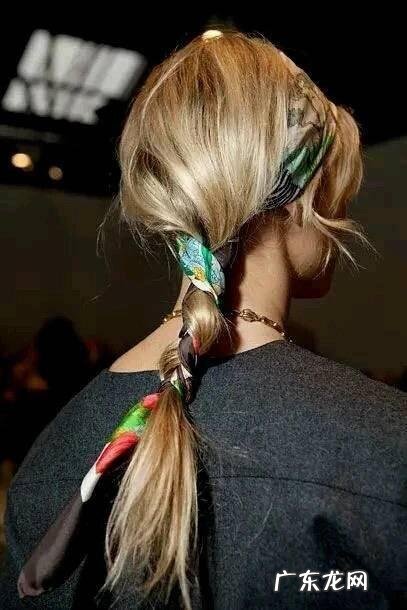 你对丝巾的搭配有什么特别的创意吗?