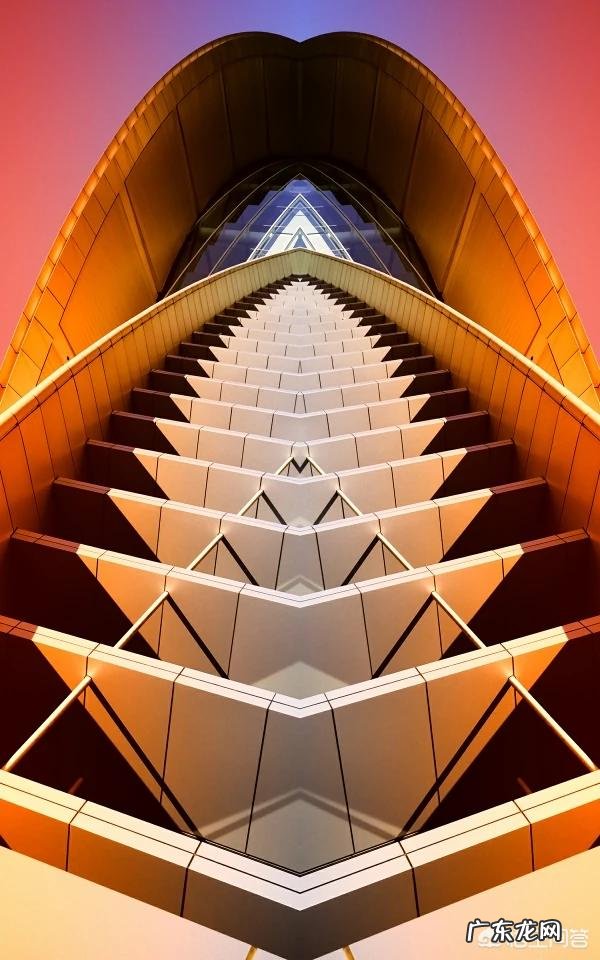 父母竞选总统唇枪舌战,女儿友谊的小船说翻就翻谁的责任?