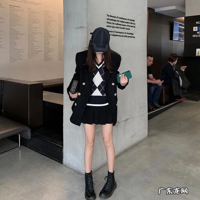 马丁靴如何穿出飒爽酷帅感?有什么好看的搭配推荐?