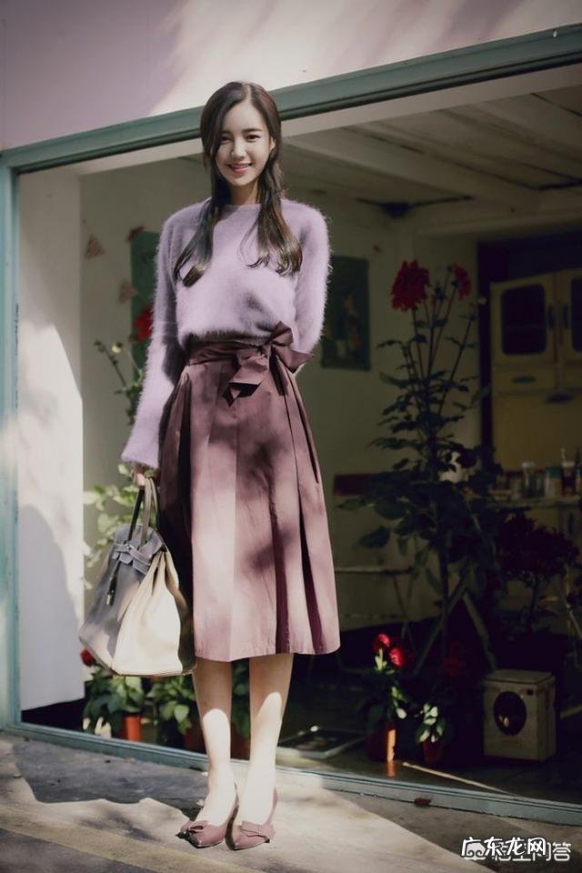 紫色和什么颜色搭配最好看?