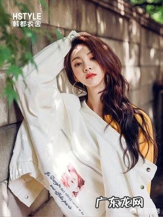 牛仔短外套怎样内搭才时髦?