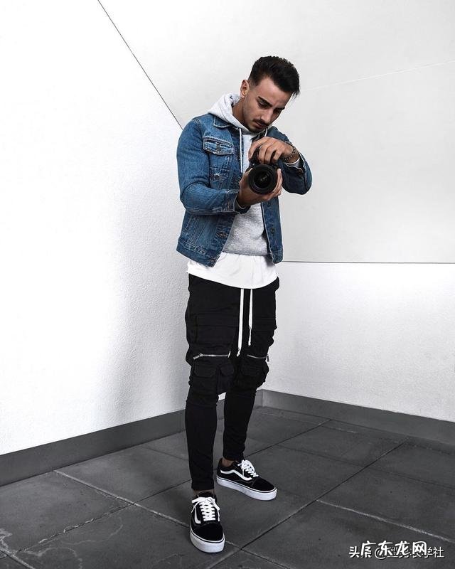 牛仔短外套怎样内搭才时髦?