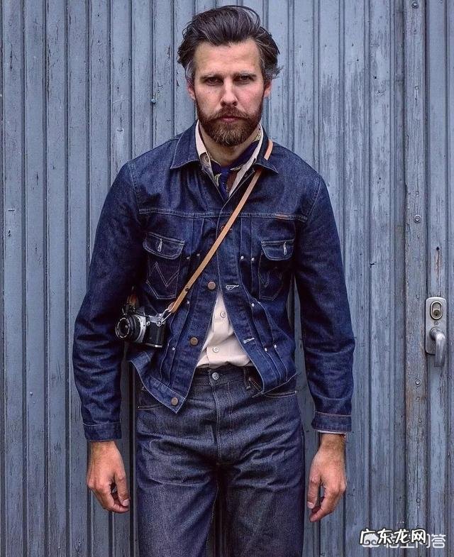 牛仔短外套怎样内搭才时髦？