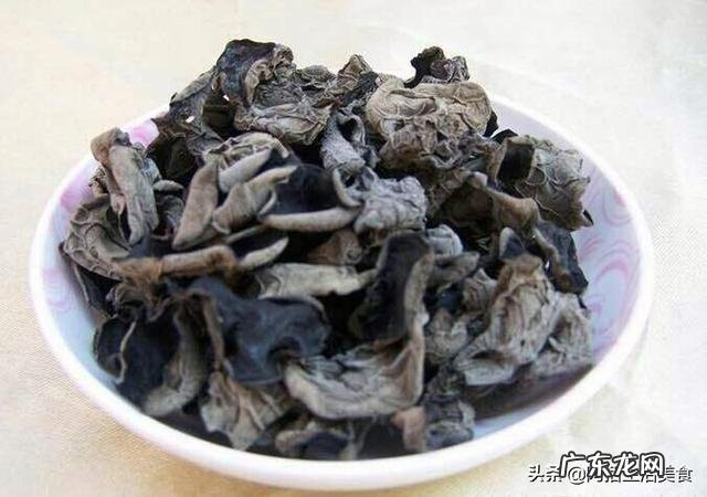新鲜木耳要怎么处理才能保存,怎么才能吃?