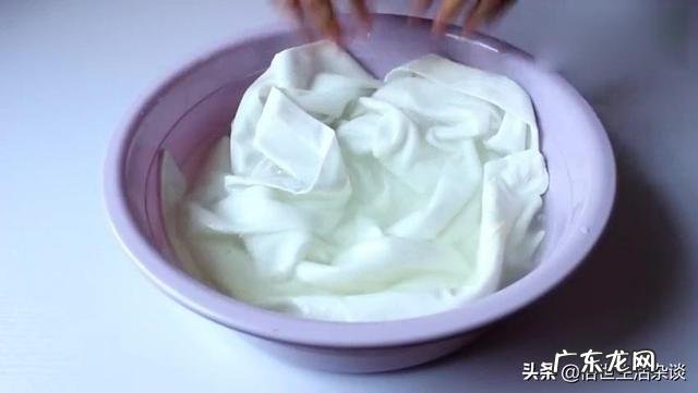 白衣服怎么洗不发黄?