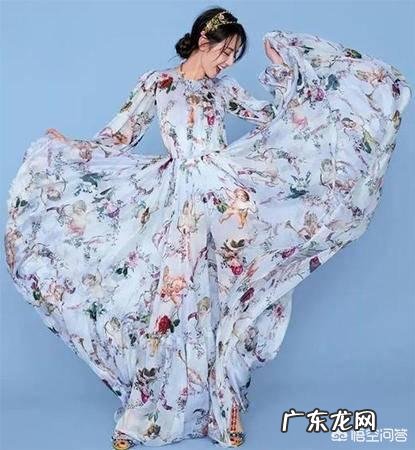 小清新的碎花裙怎么穿才好看？