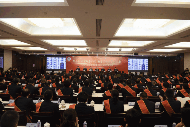 如何写年终工作总结 年终总结范文大全通用