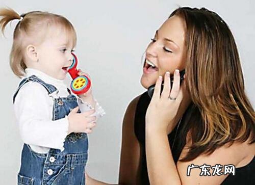 孩子说话就口吃,这是怎么回事?