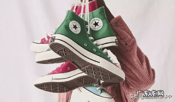 帆布鞋真假有什么区别 匡威帆布鞋真假鞋底