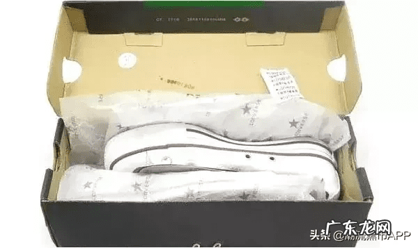 帆布鞋真假有什么区别 匡威帆布鞋真假鞋底