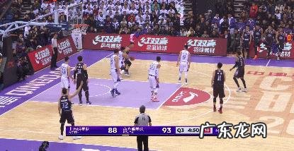 CBA全明星正赛,郭艾伦调皮技痒挑衅易建联,两人solo八人罚站,你怎么看?