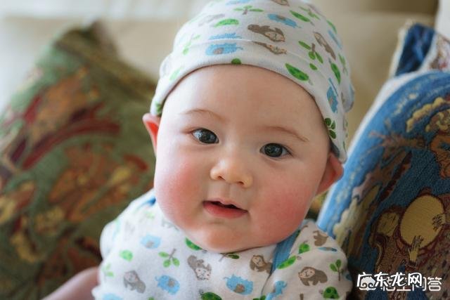 婴儿多久可以把屎把尿?