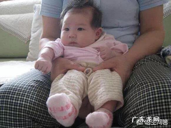 婴儿多久可以把屎把尿?