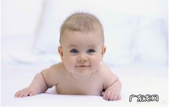 婴儿多久可以把屎把尿？