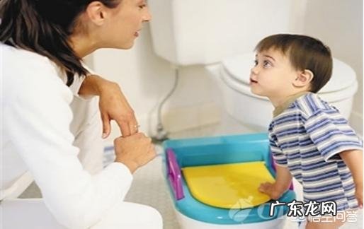 婴儿多久可以把屎把尿?