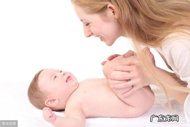 给宝宝做抚触有好处吗?在家如何给宝宝做抚触呢?