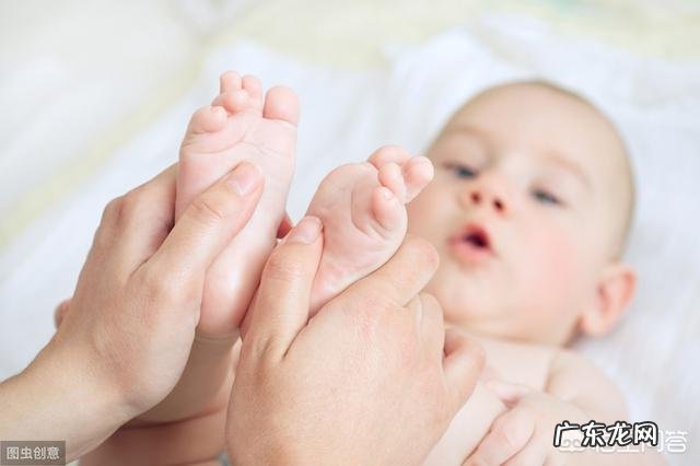 给宝宝做抚触有好处吗?在家如何给宝宝做抚触呢?