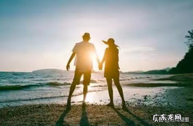 当发现老婆和男的聊暧昧，怎么办？