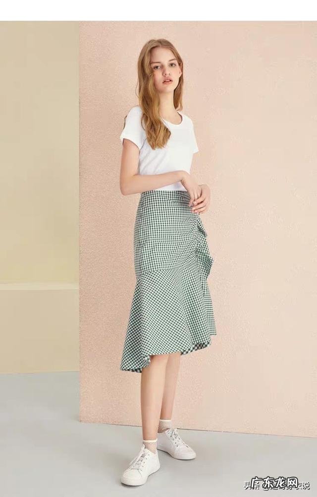 人人都有的白T恤,怎样才能穿得特别?