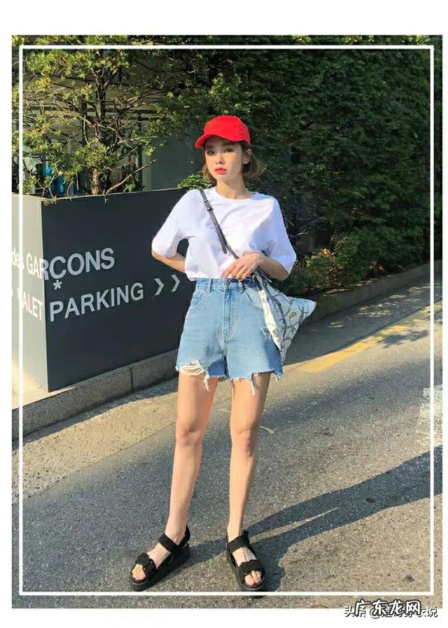 人人都有的白T恤,怎样才能穿得特别?