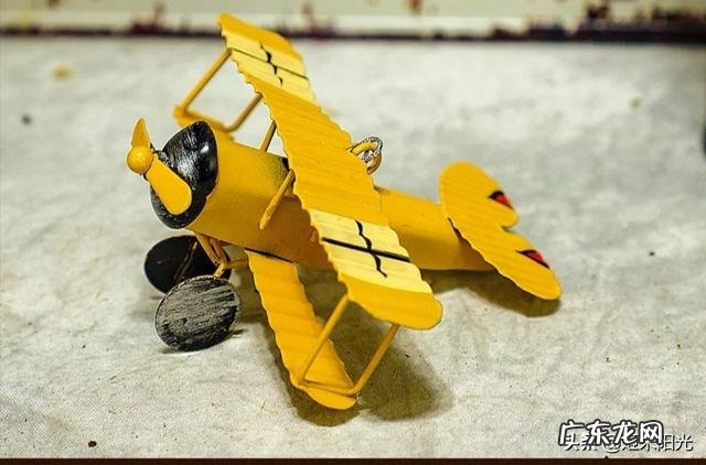 谁发明了飞机?怎么发明的?