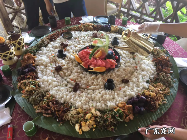 云南 傣族、傈僳族、景颇族 三个民族的手抓饭,妙不可言 手抓饭是哪个民族的特色