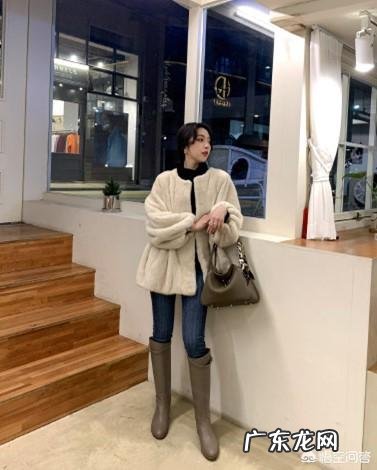 今年流行的“骑士靴”怎么搭配更时尚？